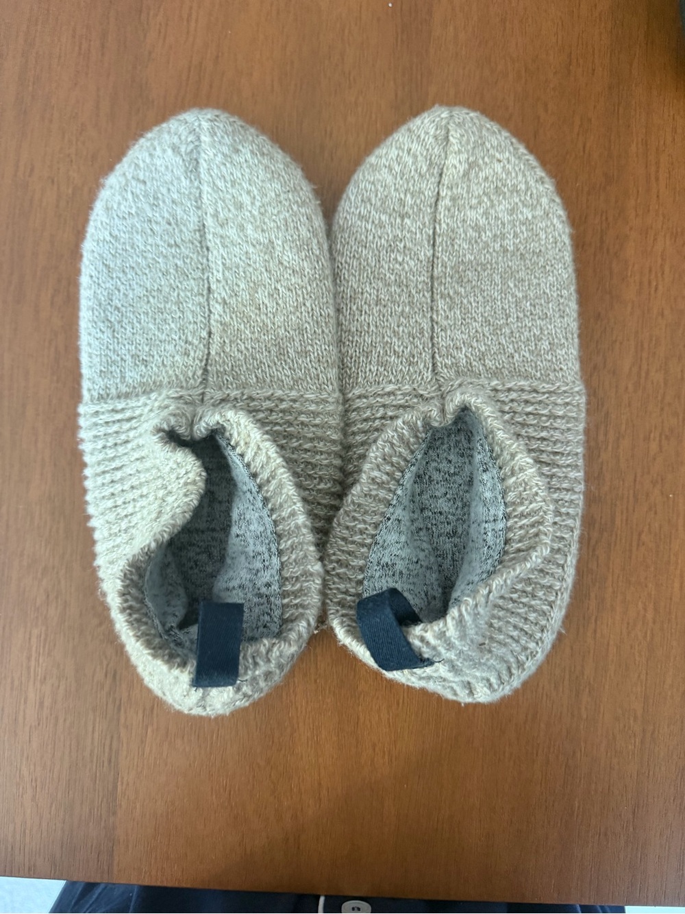 NWOT: Bombas Knit Slip-On Slippers - Taupe